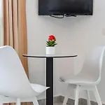 Apartment Amazing With Free Parking By Pikhost