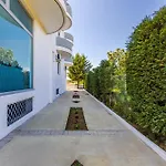 Amazing With Free Parking By Pikhost Apartment *