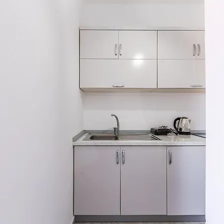 Amazing With Free Parking By Pikhost *