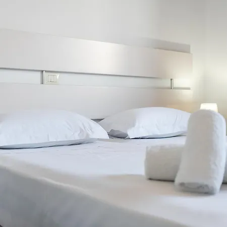 Amazing With Free Parking By Pikhost Lägenhet Golem (Tirana)