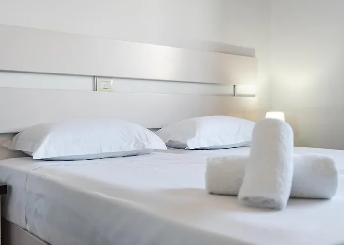 Amazing With Free Parking By Pikhost Apartment Golem (Tirana)