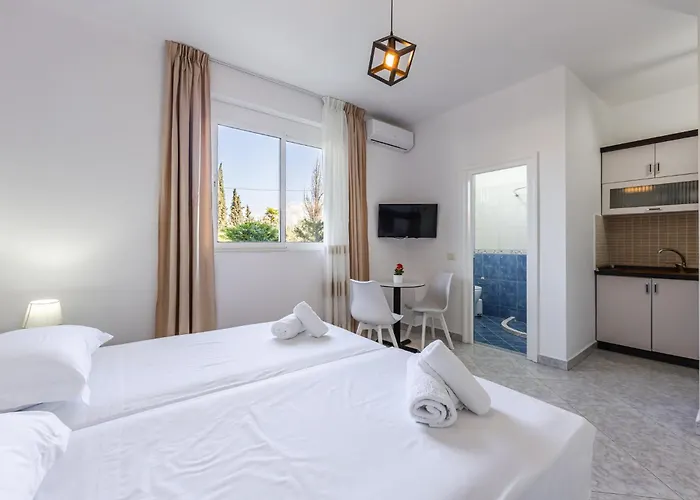 Amazing With Free Parking By Pikhost * Golem (Tirana)