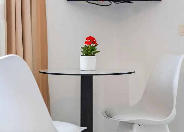 Apartment Amazing With Free Parking By Pikhost