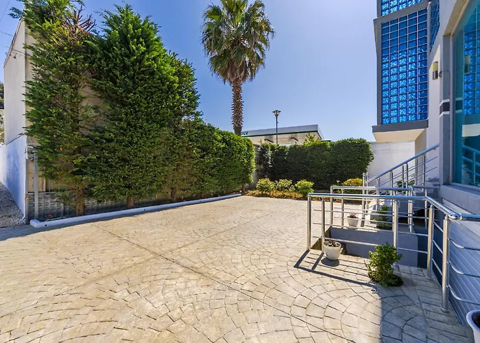 Amazing With Free Parking By Pikhost Apartment *